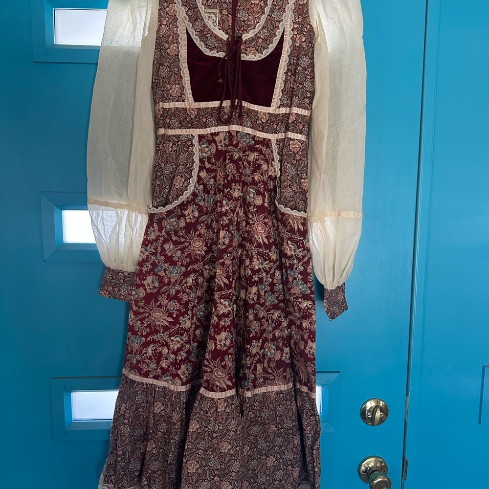 Floral Burgundy and Cream Vintage Gunne Sax Dress